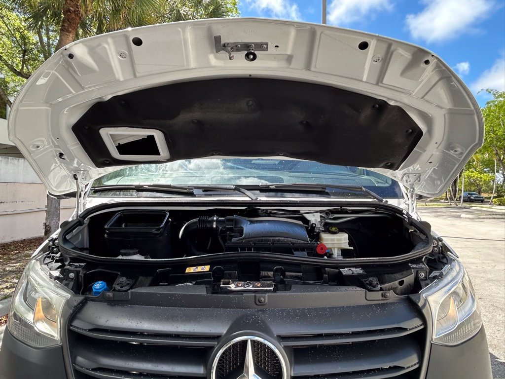 Used 2021 Mercedes-Benz Sprinter 4500 image 29