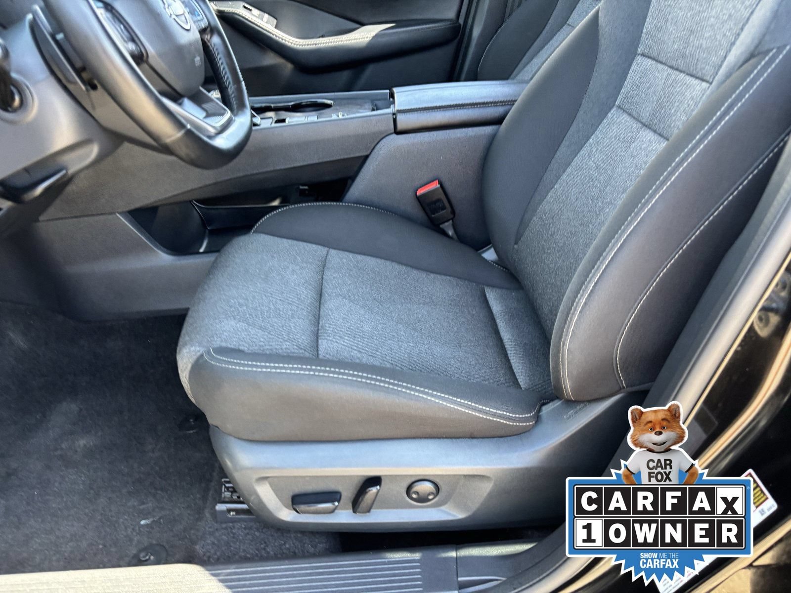 Used 2025 Nissan Rogue SV FWD image 21