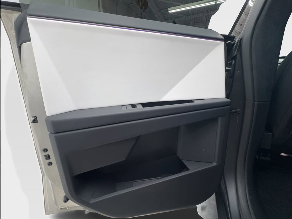 Used 2024 Tesla Cybertruck AWD Crew Cab image 26
