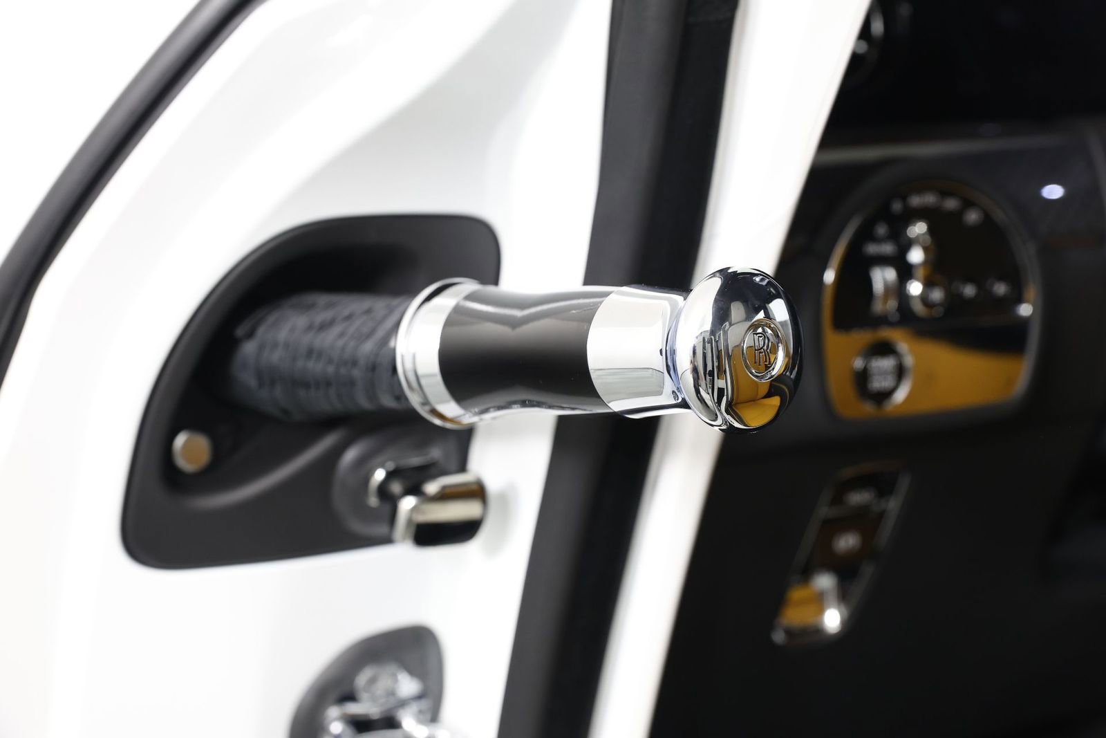 New 2025 Rolls-Royce Spectre Black Badge image 24