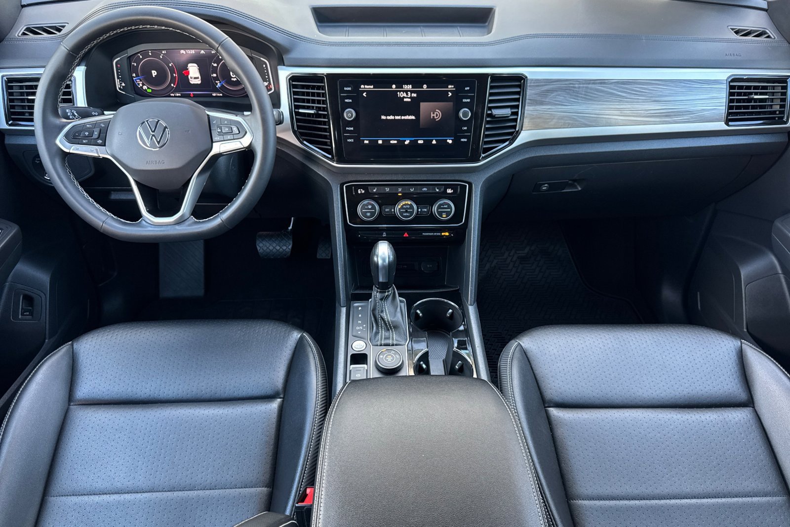 Certified 2022 Volkswagen Atlas Cross Sport SE image 14