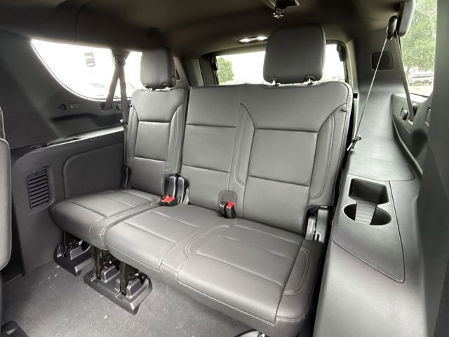 New 2026 Chevrolet Suburban Z71 w/ Z71 Off-Road Package AWD/4WD image 30