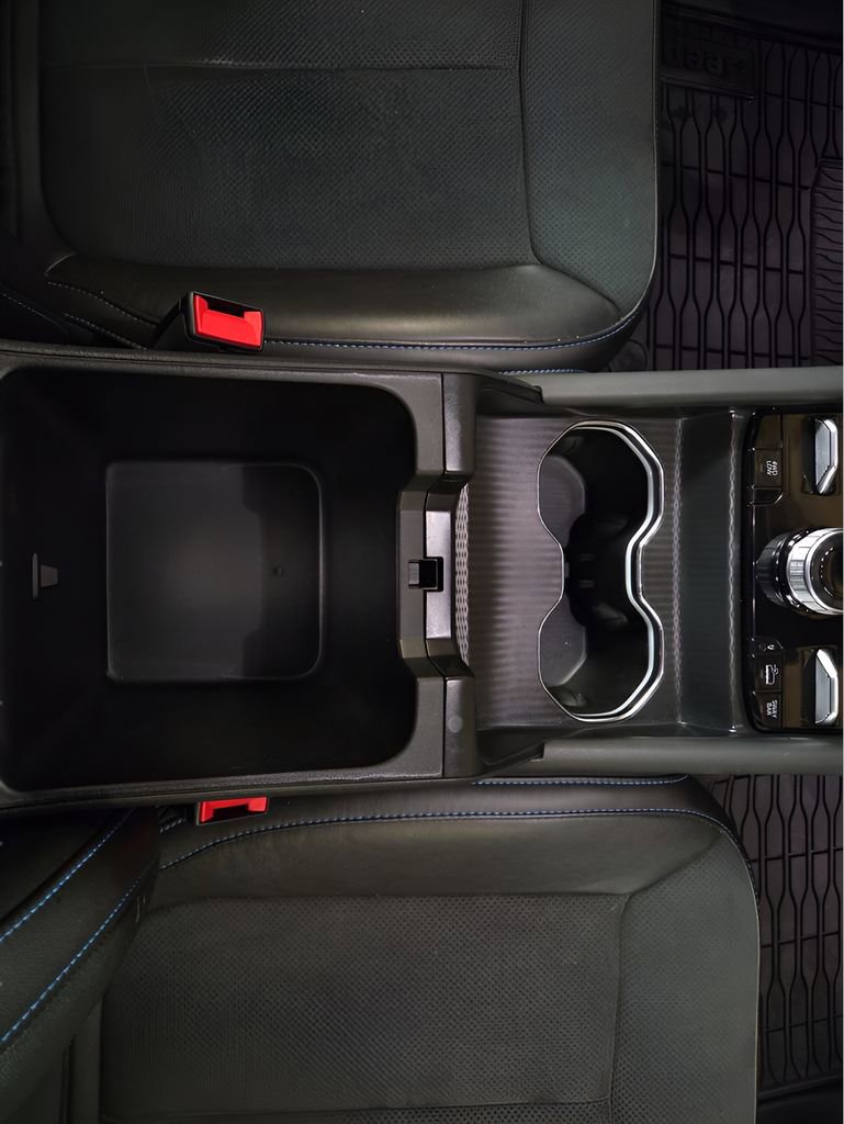 Used 2025 Jeep Grand Cherokee Trailhawk image 23