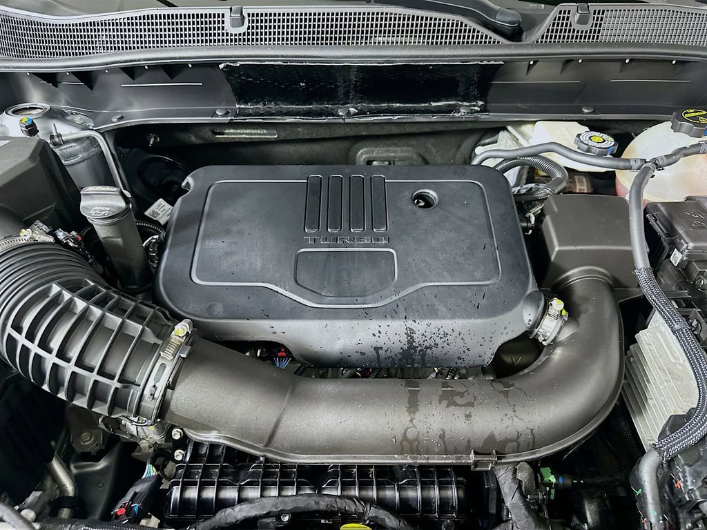 Used 2025 Chevrolet Blazer LT FWD image 9