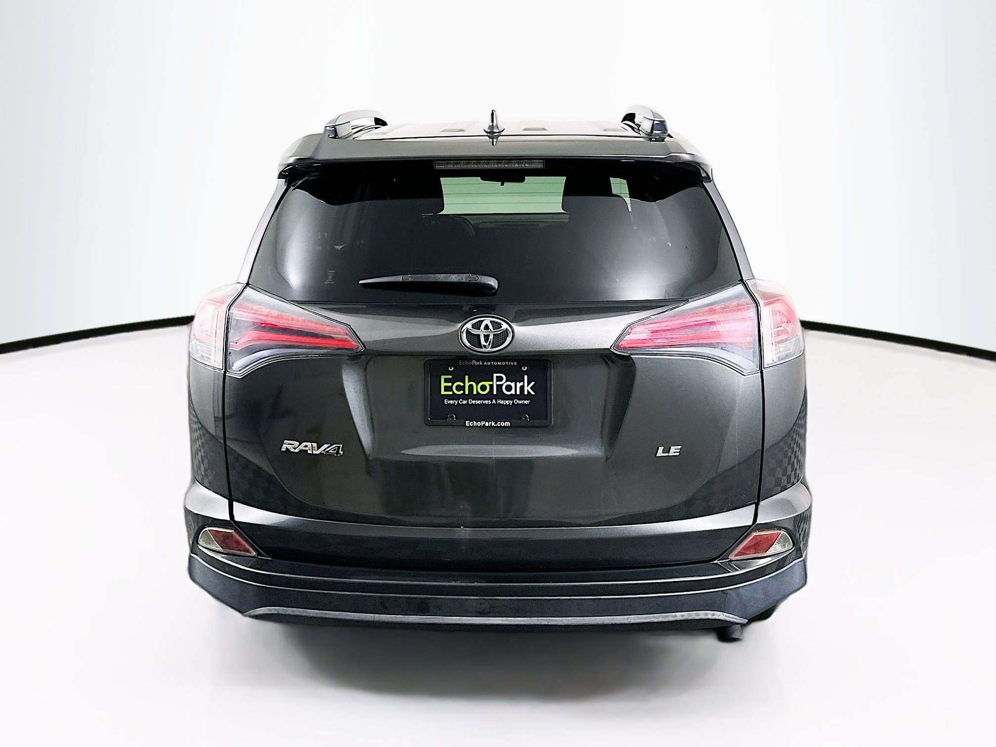 Used 2018 Toyota RAV4 LE image 7