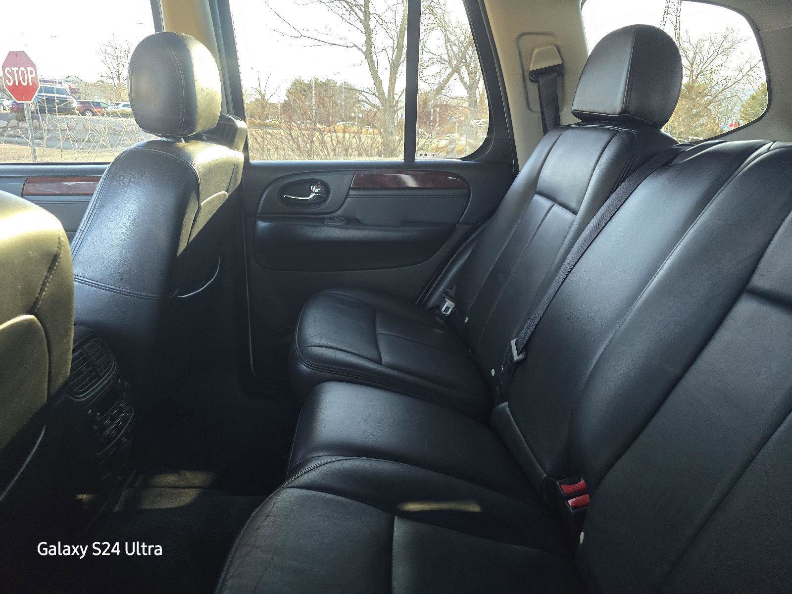 Used 2005 GMC Envoy SLT image 8