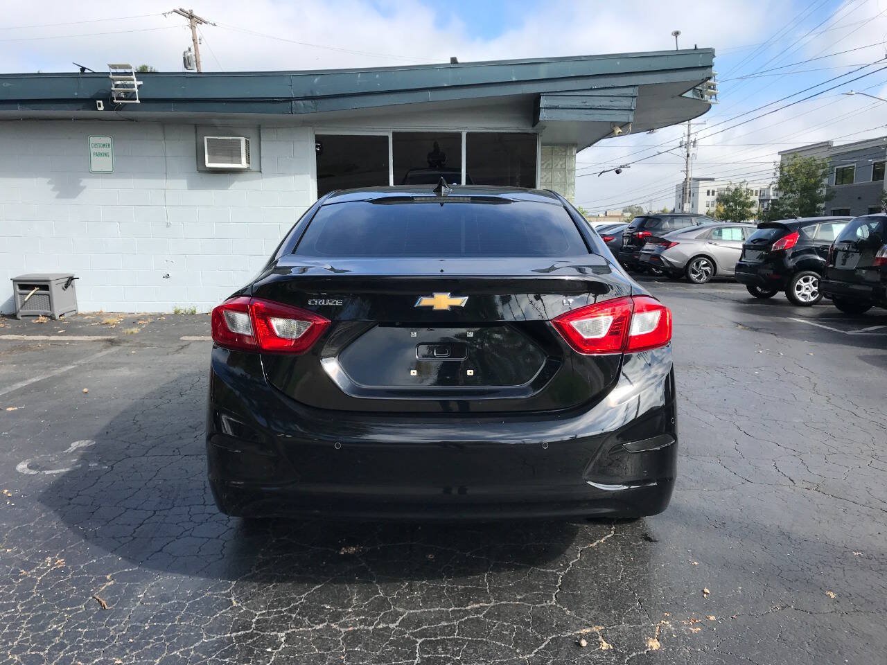 Used 2019 Chevrolet Cruze LT w/ Convenience Package FWD image 6