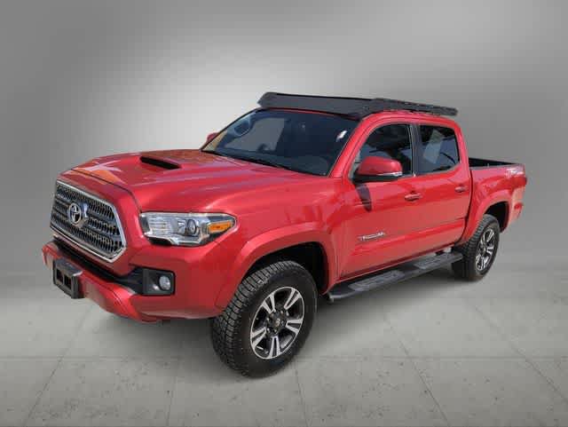 Used 2016 Toyota Tacoma TRD Sport w/ Exterior Package AWD/4WD image 2
