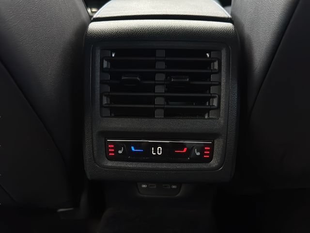 Used 2023 Volkswagen Golf R AWD/4WD image 22