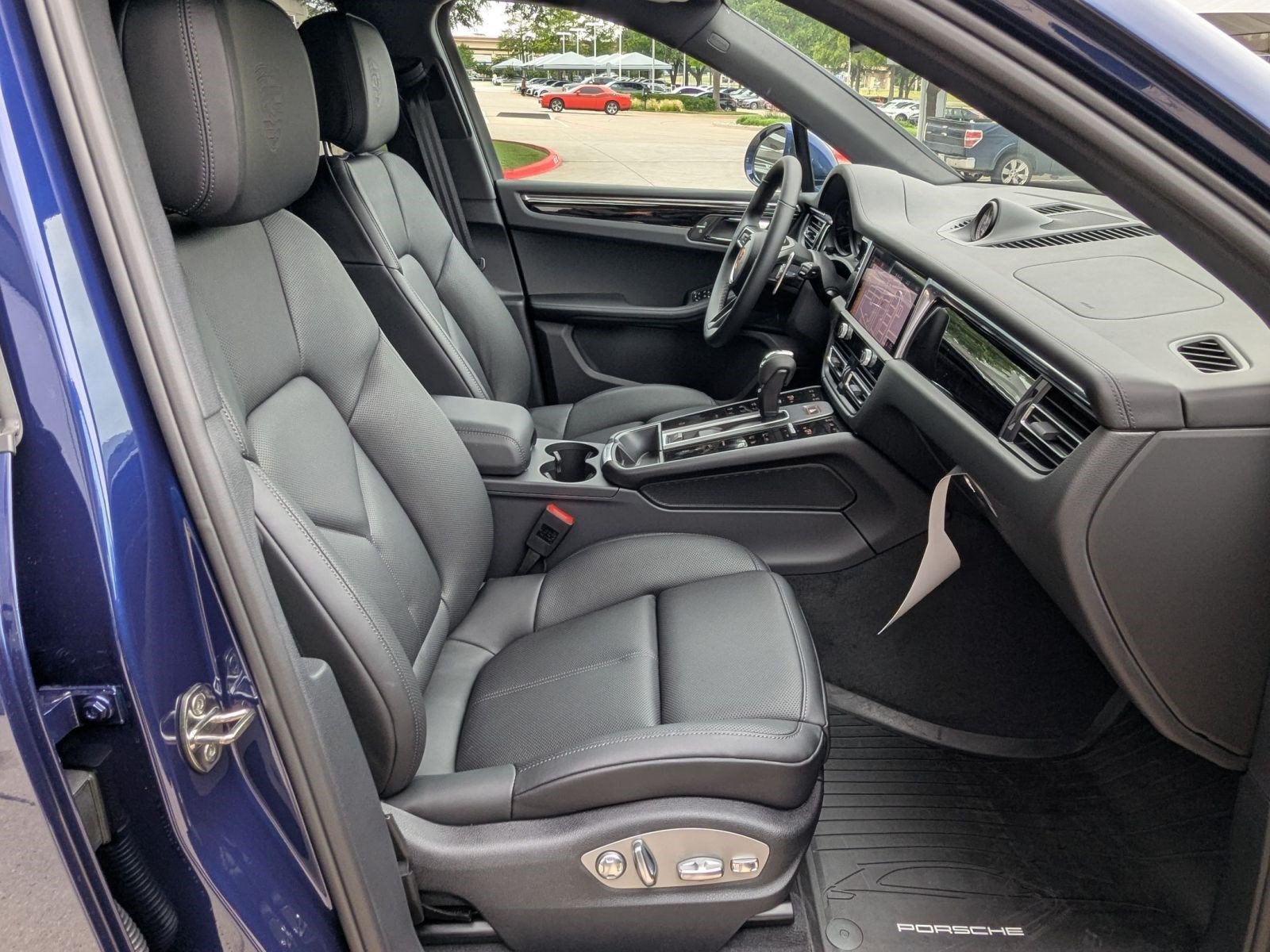 New 2026 Porsche Macan AWD/4WD image 25
