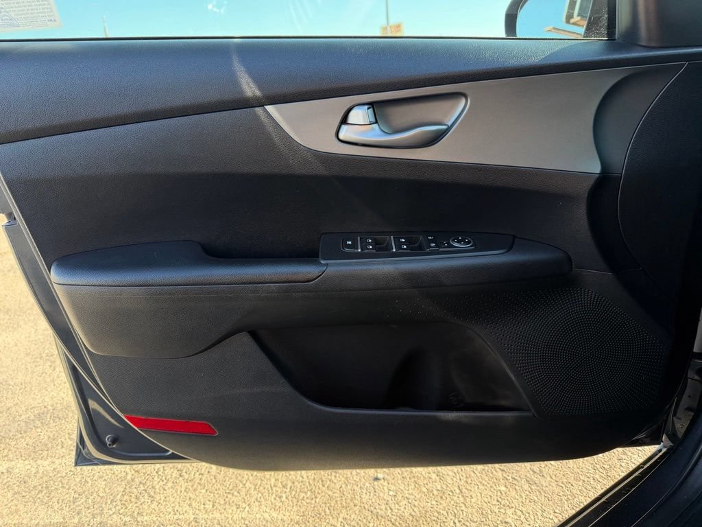Used 2021 Kia Forte LXS FWD image 17