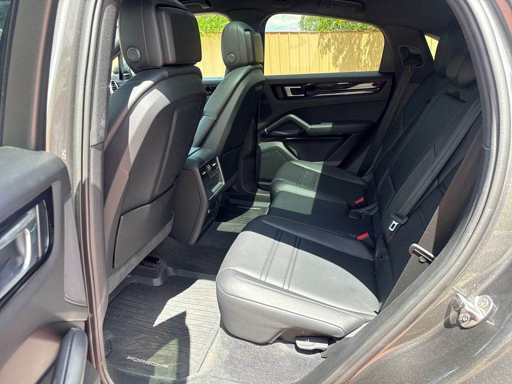 Used 2023 Porsche Cayenne Coupe AWD/4WD image 20