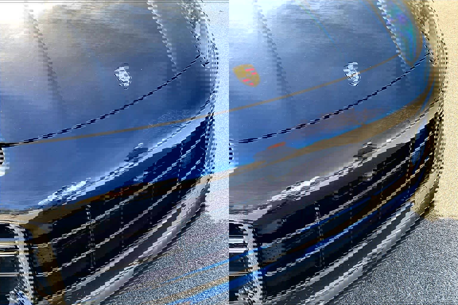 Used 2020 Porsche Cayenne Turbo image 32