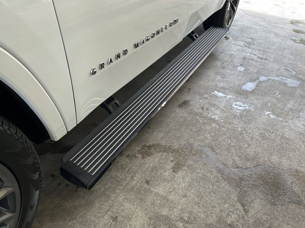 Used 2025 Jeep Grand Wagoneer L Series III w/ Rear Seat Video Group 1 image 19