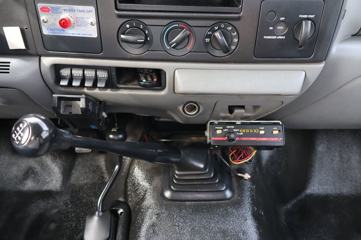 Used 2006 Ford F350 XL image 34