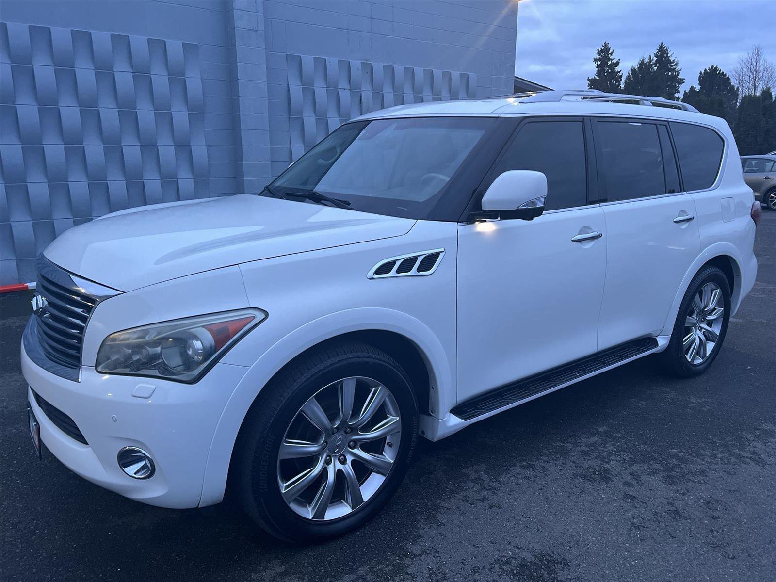 Used 2012 INFINITI QX56 4WD image 1