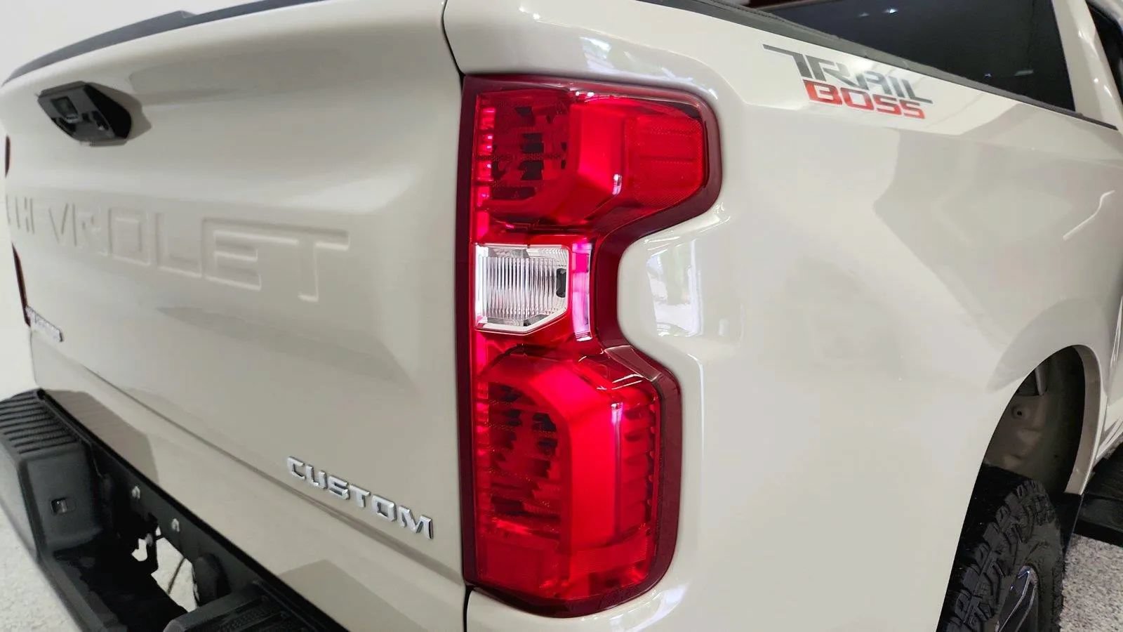 Used 2026 Chevrolet Silverado 1500 Custom Trail Boss AWD/4WD image 15