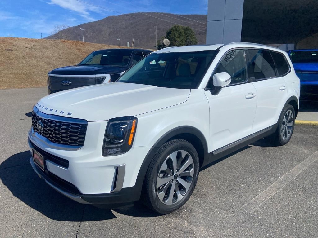 Used 2020 Kia Telluride EX w/ EX Premium Package image 3