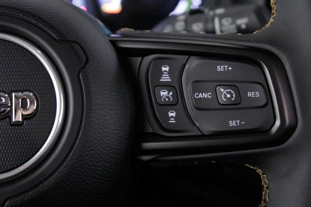 Used 2024 Jeep Wrangler Unlimited image 25