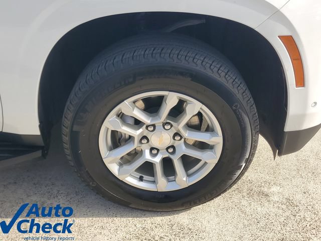 Used 2025 Chevrolet Suburban LS RWD image 6