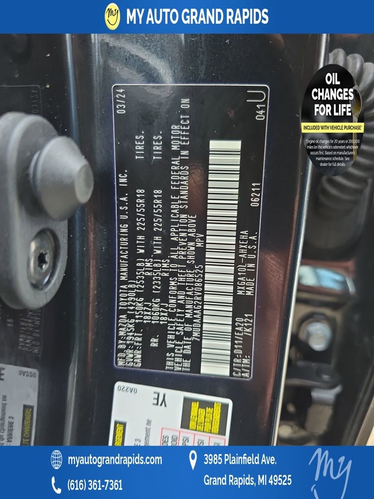 Used 2024 Toyota Corolla Cross XLE w/ Convenience Package image 35