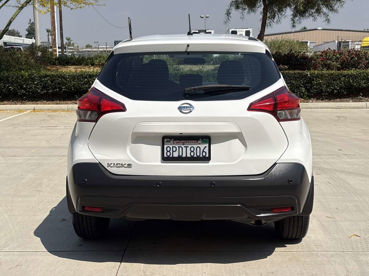 Used 2020 Nissan Kicks S FWD image 4