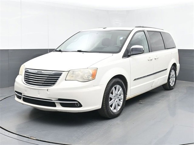 Used 2011 Chrysler Town & Country Touring-L w/ Entertainment Group #2 image 10