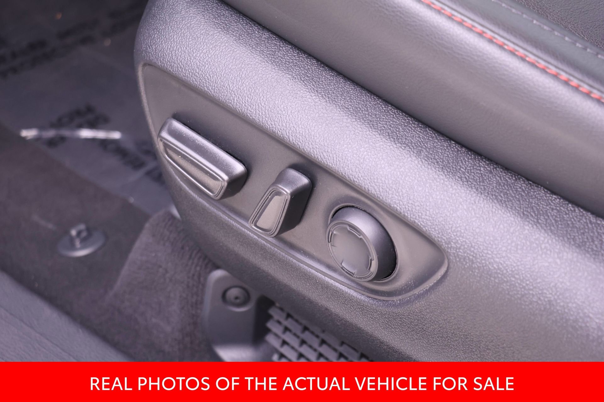 Certified 2025 Toyota Sienna XSE w/ XSE Plus Package FWD image 14