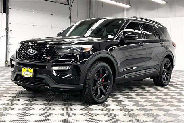 Used 2023 Ford Explorer ST w/ Technology Package image 11