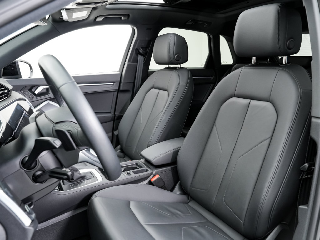Certified 2025 Audi Q3 2.0T Premium Plus w/ Premium Plus Package AWD/4WD image 5
