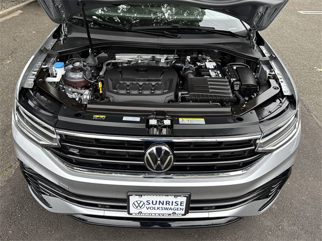 Used 2024 Volkswagen Tiguan SE R-Line image 29