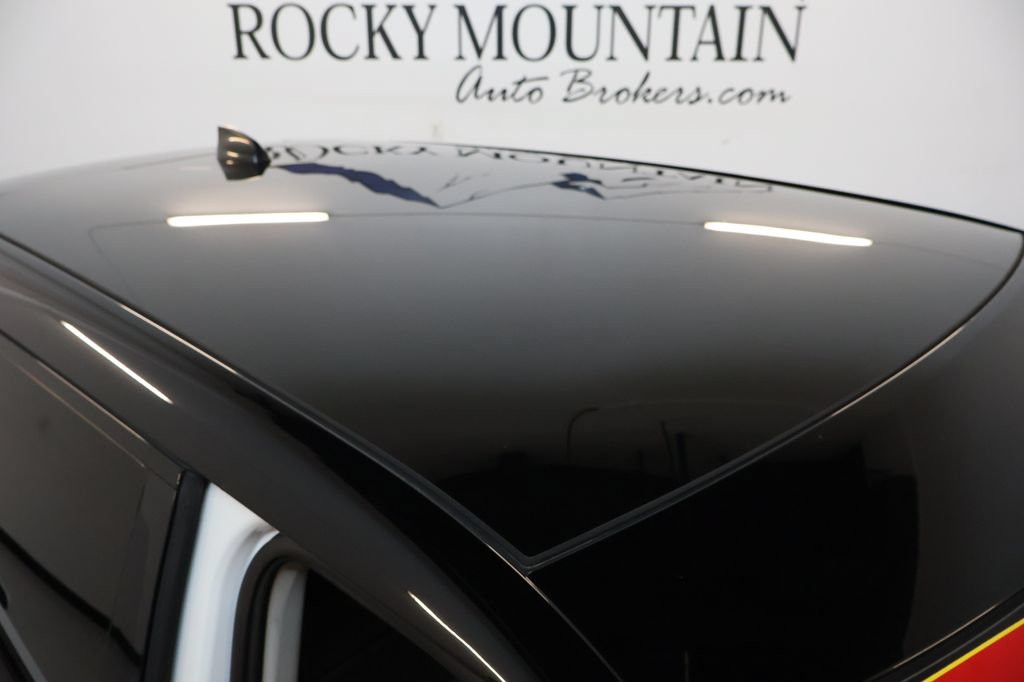 Used 2020 Land Rover Range Rover Evoque S AWD/4WD image 11