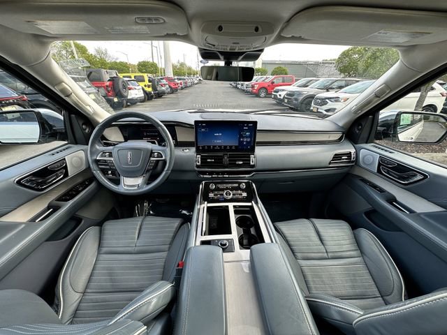 Certified 2023 Lincoln Navigator Black Label AWD/4WD image 16