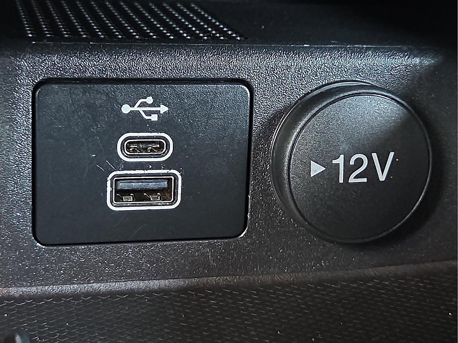 Used 2024 Ford Escape ST-Line image 17