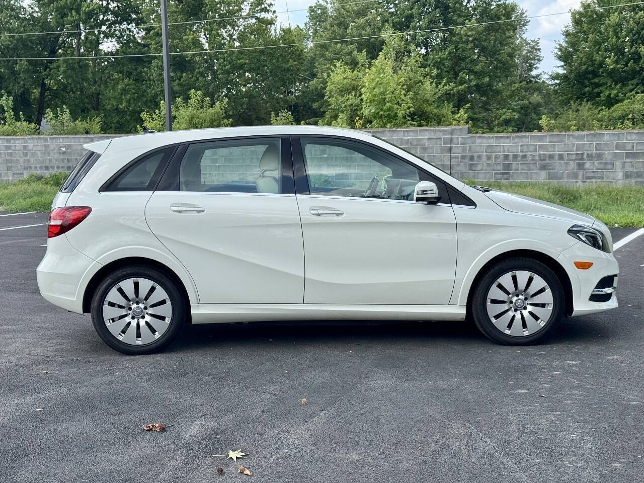 Used 2015 Mercedes-Benz B 250e image 10