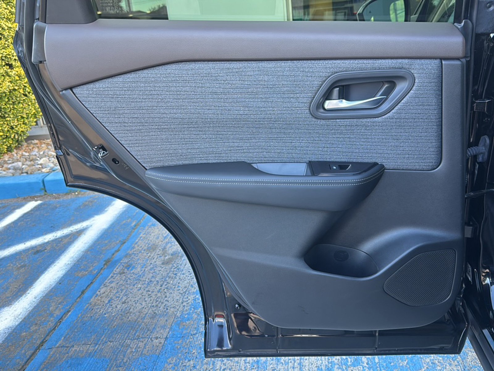 Used 2023 Nissan Rogue SV AWD/4WD image 21