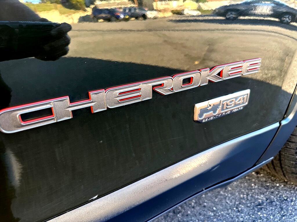 Used 2016 Jeep Cherokee 75th Anniversary image 32