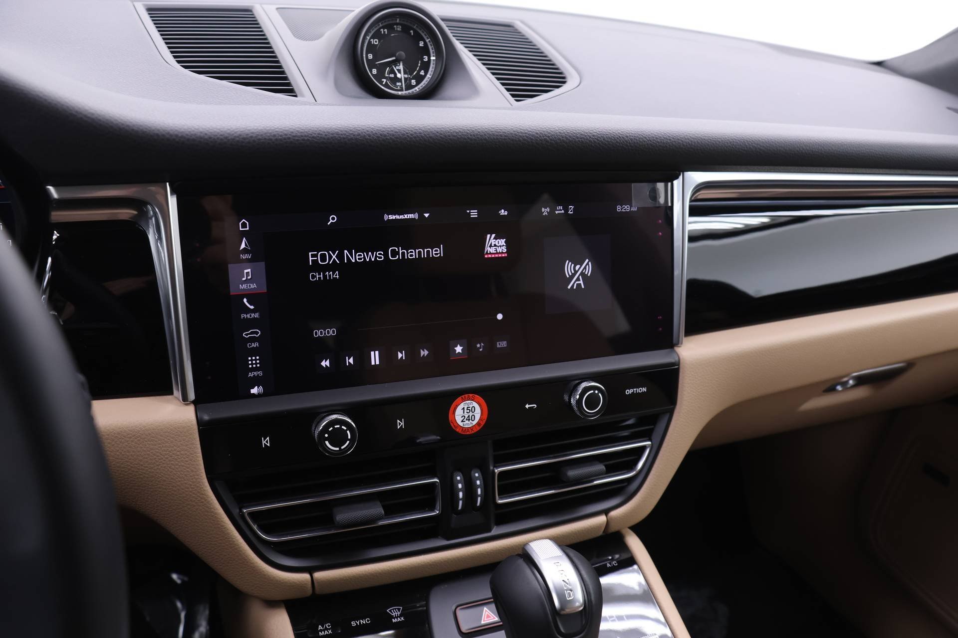 Used 2025 Porsche Macan image 15