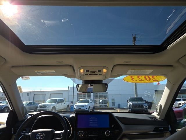 Used 2023 Toyota Highlander Limited image 23