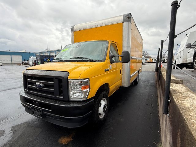 Used 2022 Ford E-350 and Econoline 350 Super Duty RWD image 3