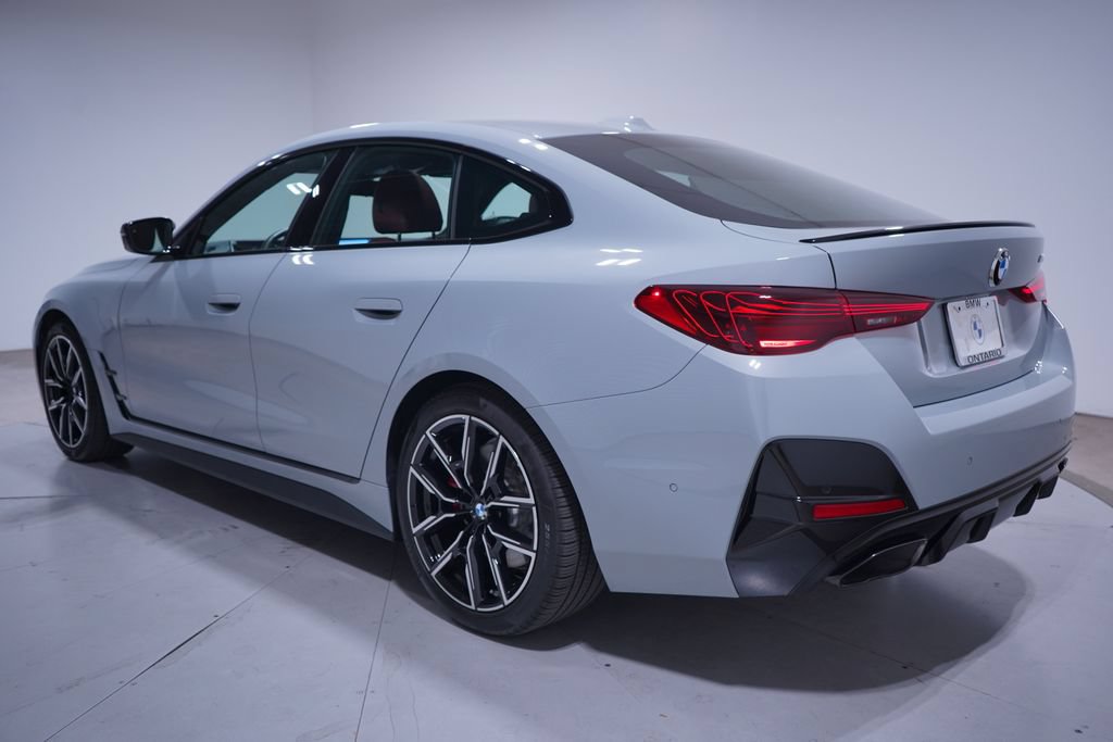 Used 2026 BMW M440i w/ Parking Assistance Package RWD image 3