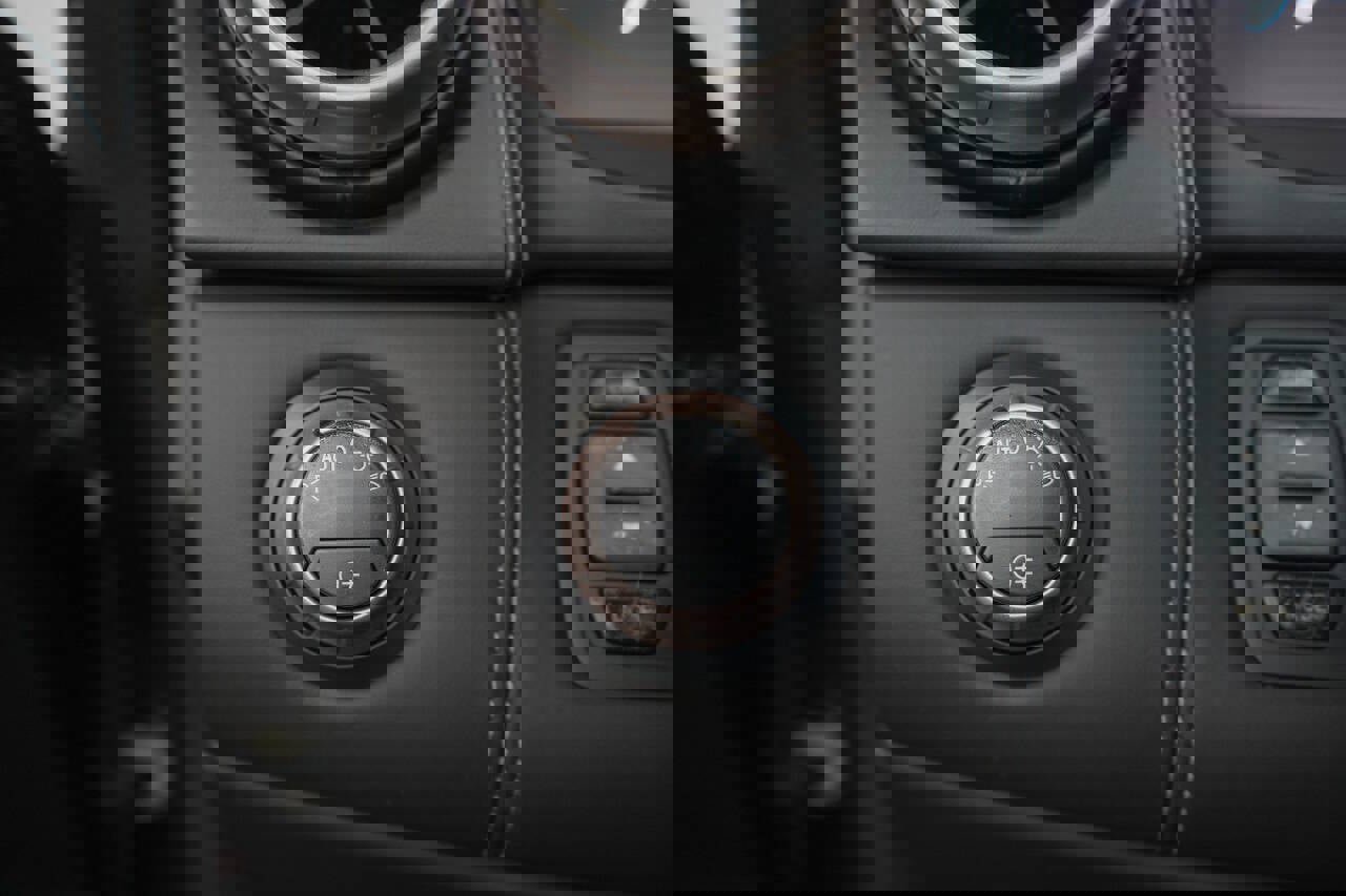 Used 2011 Ferrari California Base 2dr Convertible image 79