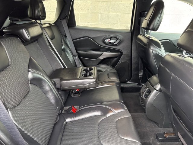 Used 2019 Jeep Cherokee Limited image 16