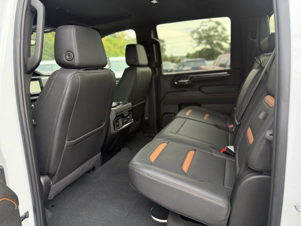 Used 2024 GMC Sierra 3500 AT4 w/ AT4 Premium Plus Package image 16