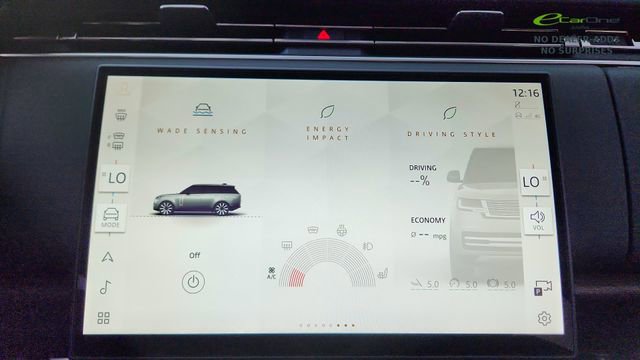 Used 2025 Land Rover Range Rover SE image 48