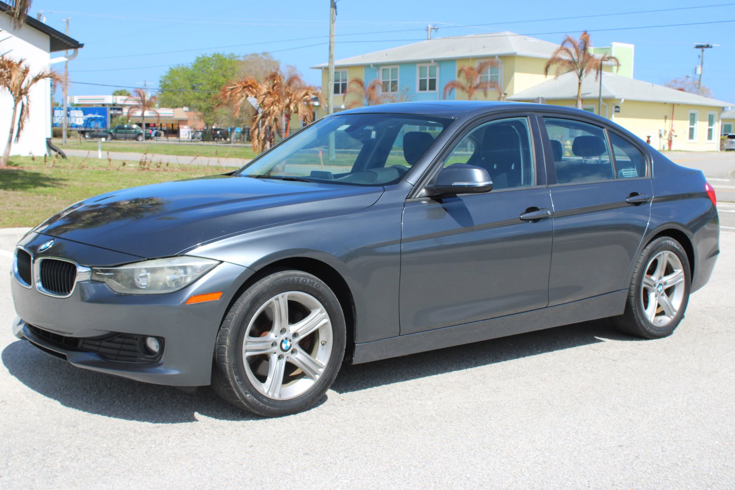 Used 2015 BMW 320i Sedan image 2