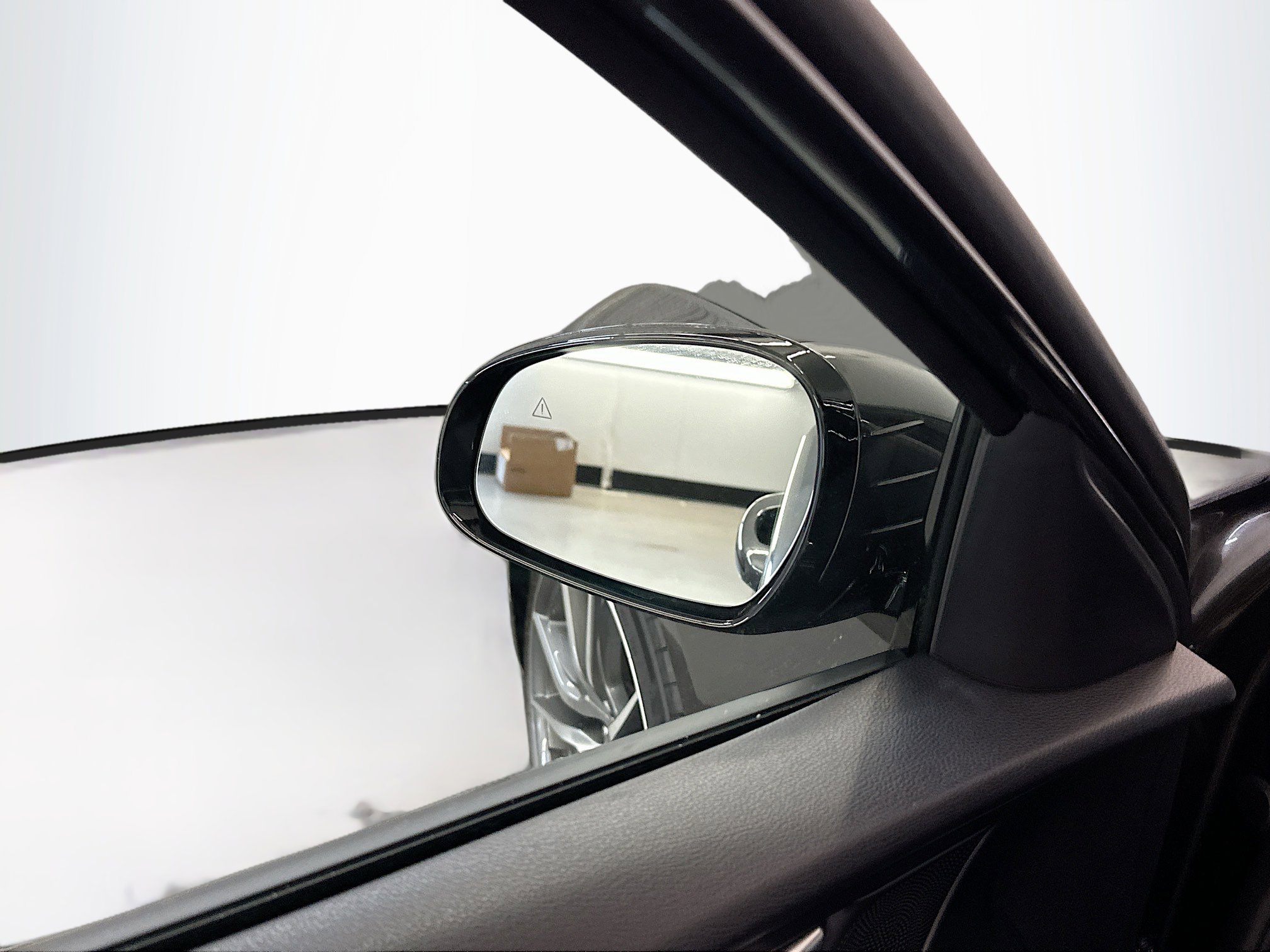 Used 2025 Genesis G70 2.5T image 16