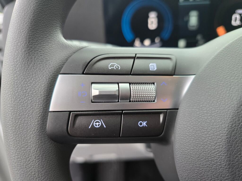 Used 2024 Hyundai Kona SE image 21