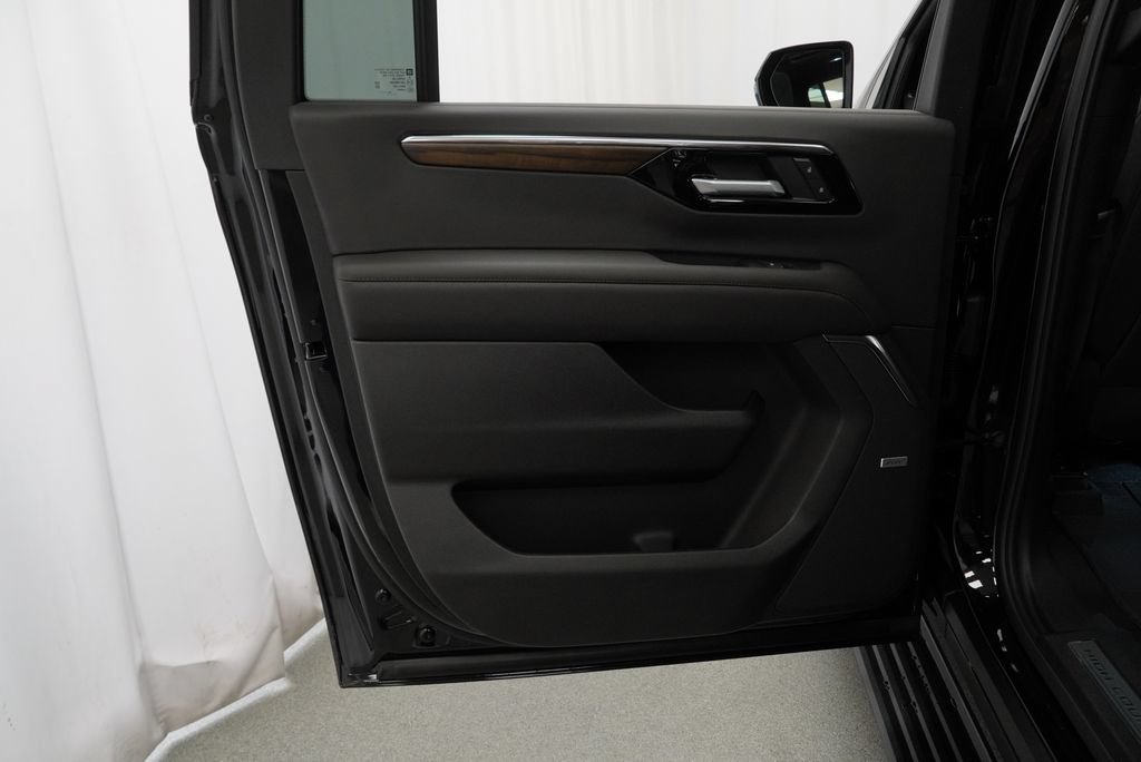 New 2026 Chevrolet Suburban High Country AWD/4WD image 28