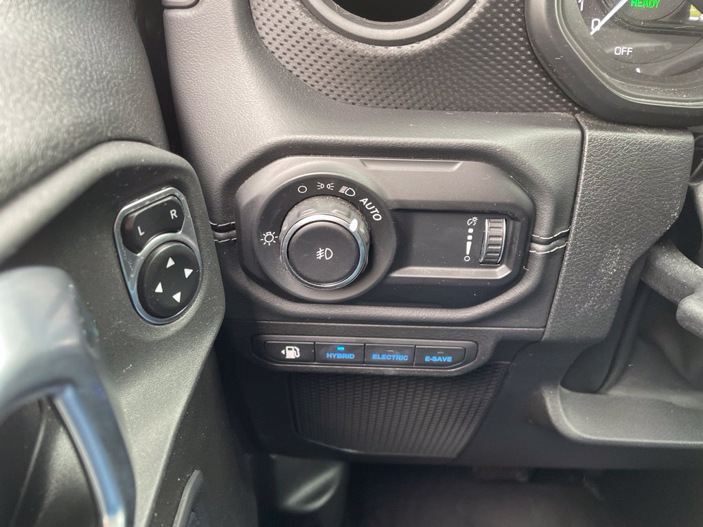 Used 2024 Jeep Wrangler Unlimited Rubicon 4xe w/ Technology Group AWD/4WD image 24